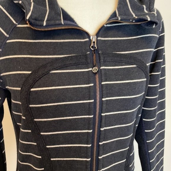 Lululemon Striped Navy Scuba Jacket Size 10 - Picture 3 of 9